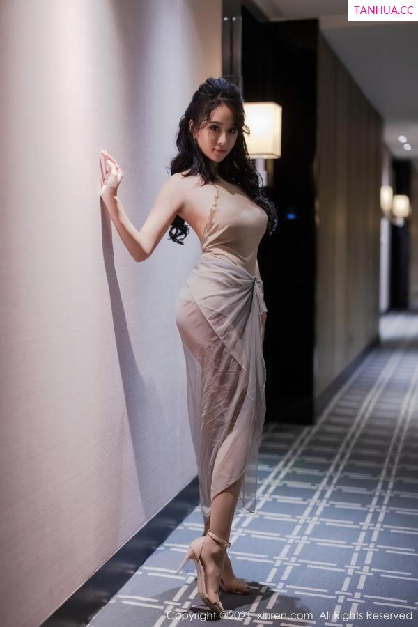 小姐姐蓝夏Akasha 轻透服饰凹凸动人